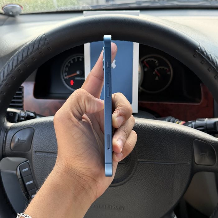 Iphone 13 blue 256 gb Karopka dok