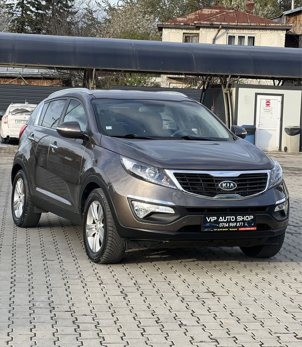 KIA Sportage 4x4 2011/ automata/ 2.0 CRDI 136 CP/ EURO 5/ camera/ navigatie/ PARC AUTO / istoric complet/ carte service