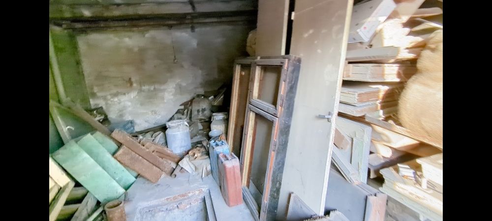 Двери окна решетки старые