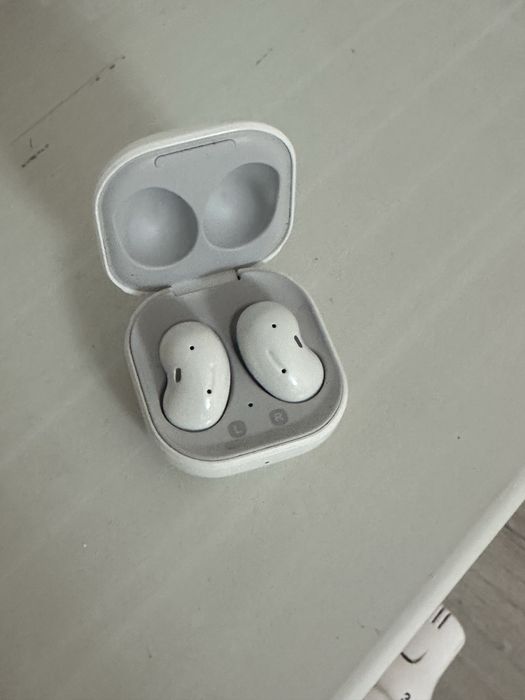 Наушник Galaxy Buds