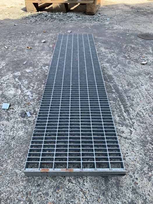 trepte zincate galvanizate