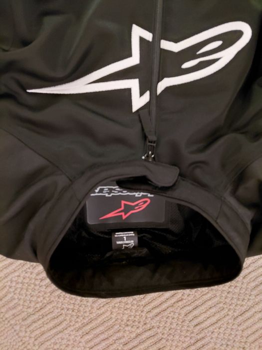 Продавам Моторджийско  яке Alpinestars