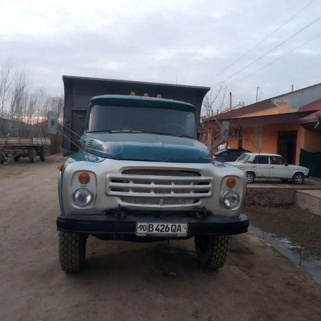 Zil samosval sotiladi