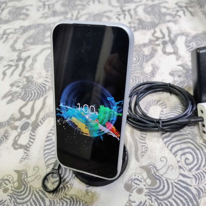 Безжично Магнитно зарядно за GSM Бързо 20 watts Belkin Wireless charger stand