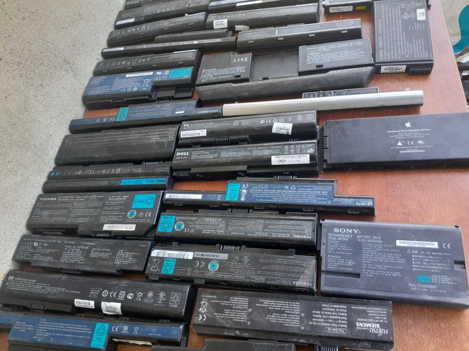 продавам батерии за лаптопи