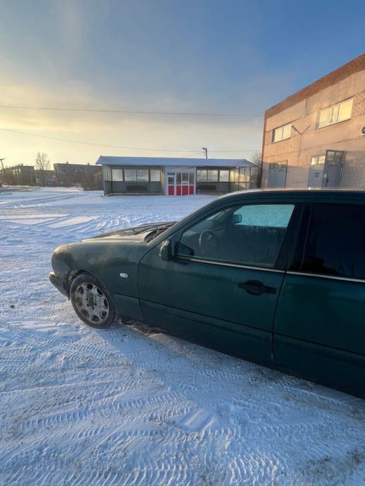 мерседес кузов 210  2.8