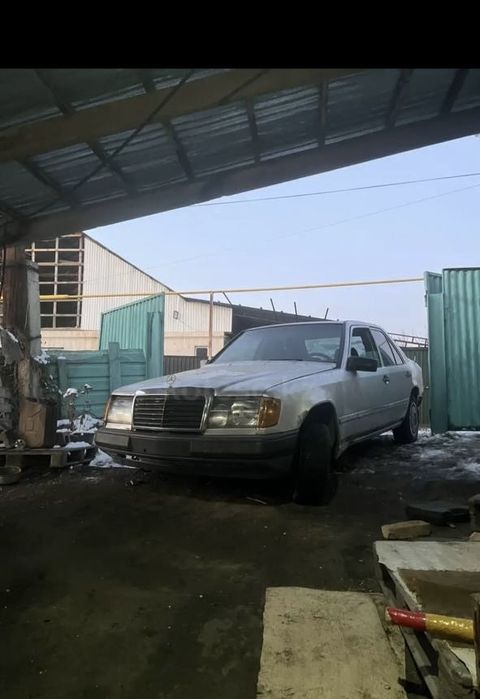 Mercedes benz W124