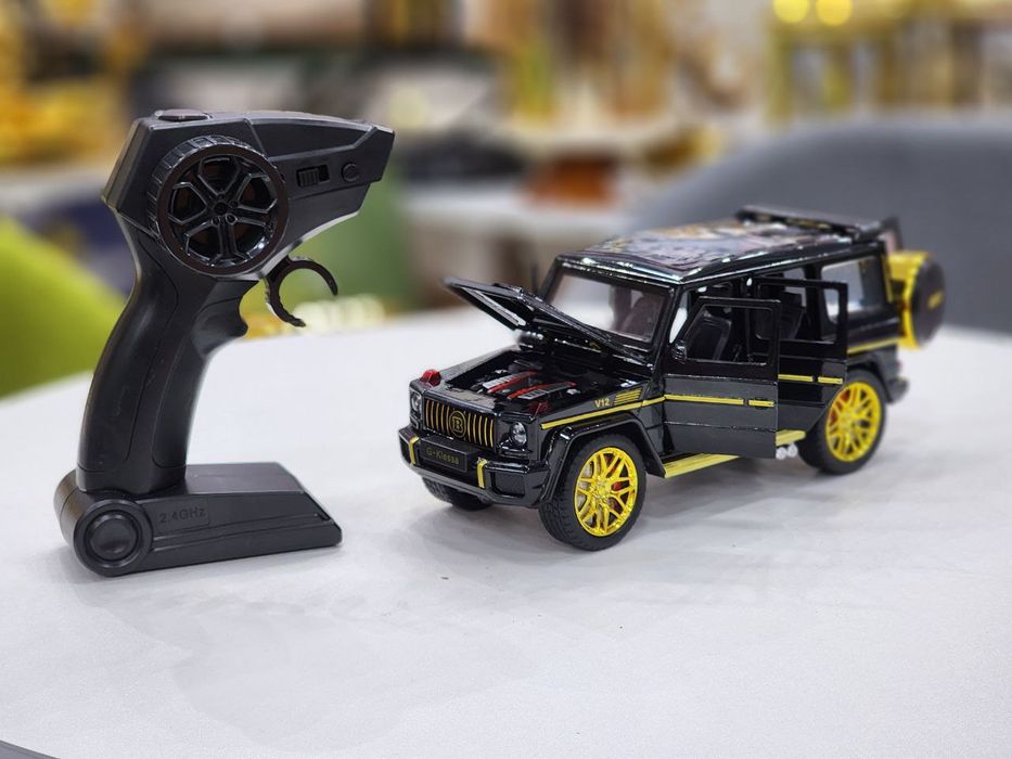 Игрушечная машинка Gelik Mercedes AMG