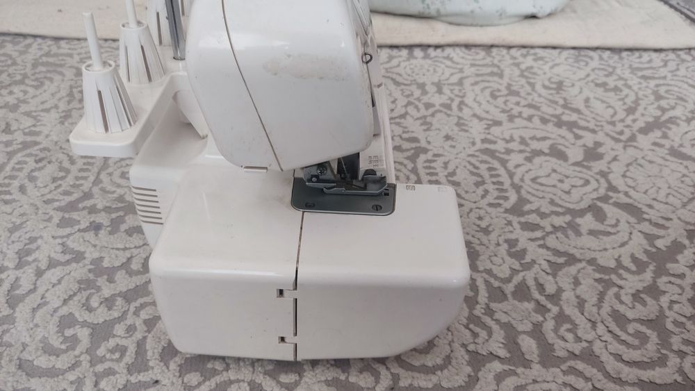 Швейная машина Janome