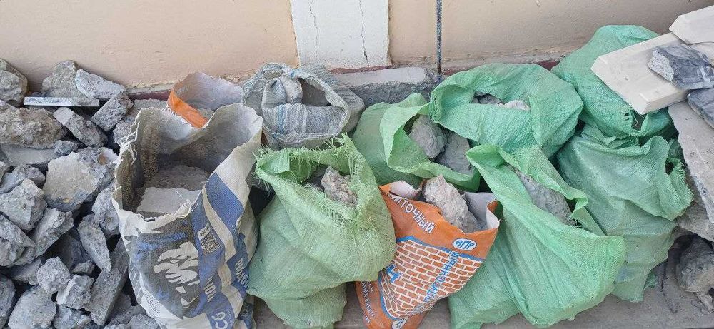 Бетон ва брусчатка булаклари