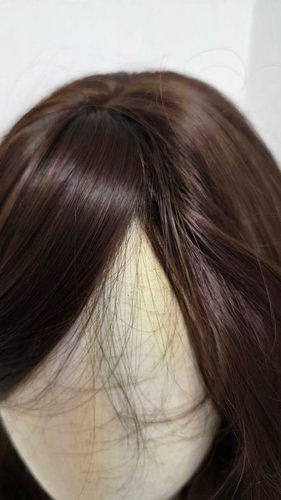 Perucă HAIRCUBE lungă ondulată șaten ciocolatiu, cărare naturală
