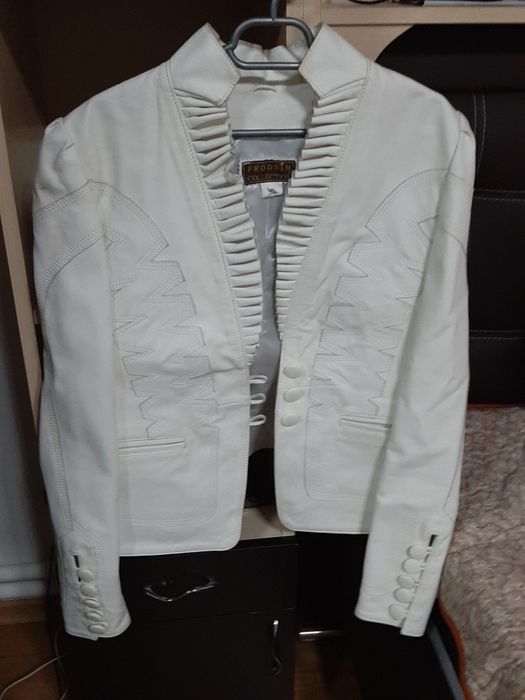 Geaca de dama din piele naturala romaneasca