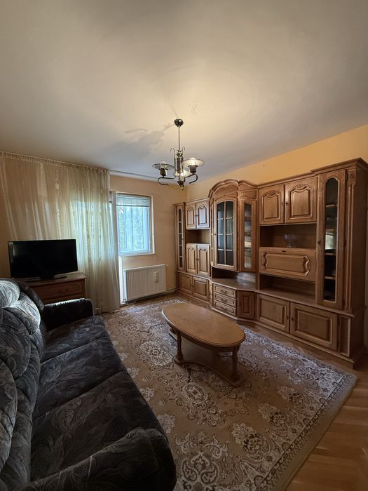 Apartament 3 camere, semidecomandat, etaj 3/4, parcare – Barbu Lăutaru, cartier Astra, Brașov
