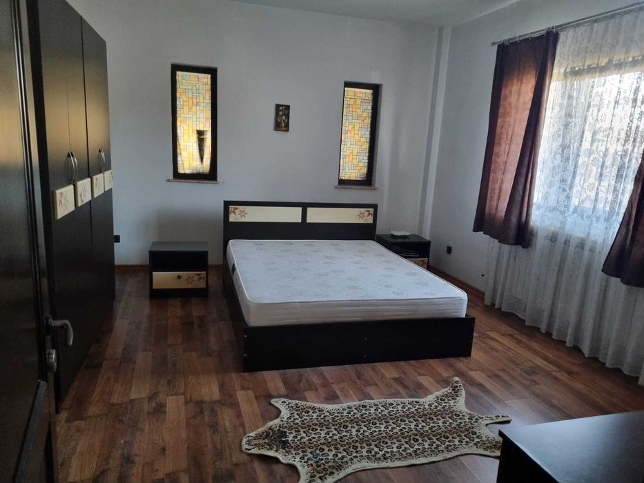 Inchiriez apartament 3 camere parter de vila zona Anda