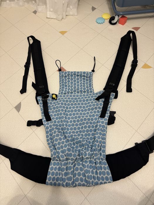 Sistem de purtare pentru bebelusi Luna una - Poarta-ma