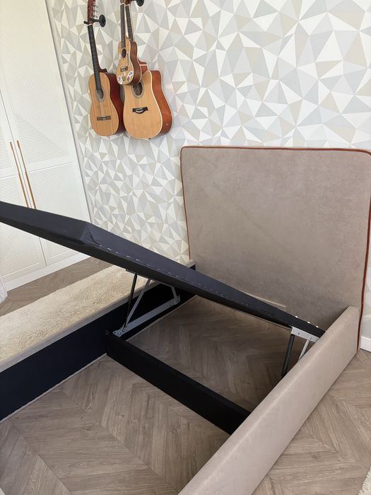 кровать односпальная с матрасом