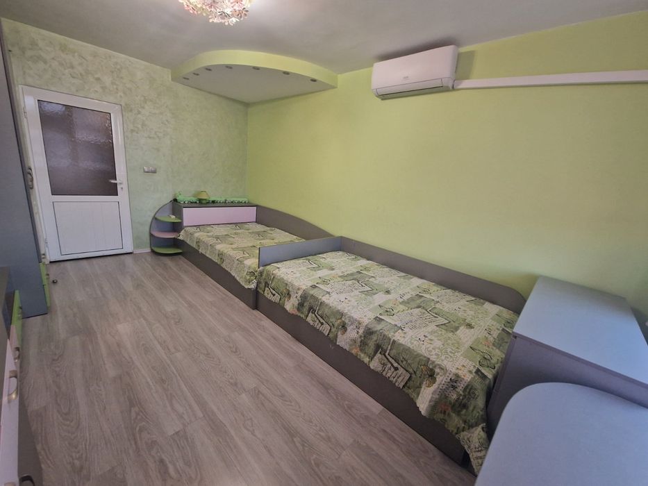 Дава се под наем Тристаен апартамент в Плевен, Идеален център - 80 кв.м за 408 € - Снимка #3