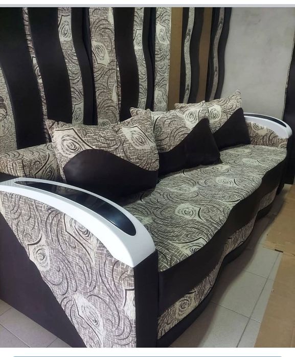 Canapele extensibile cu ladă pentru depozitare