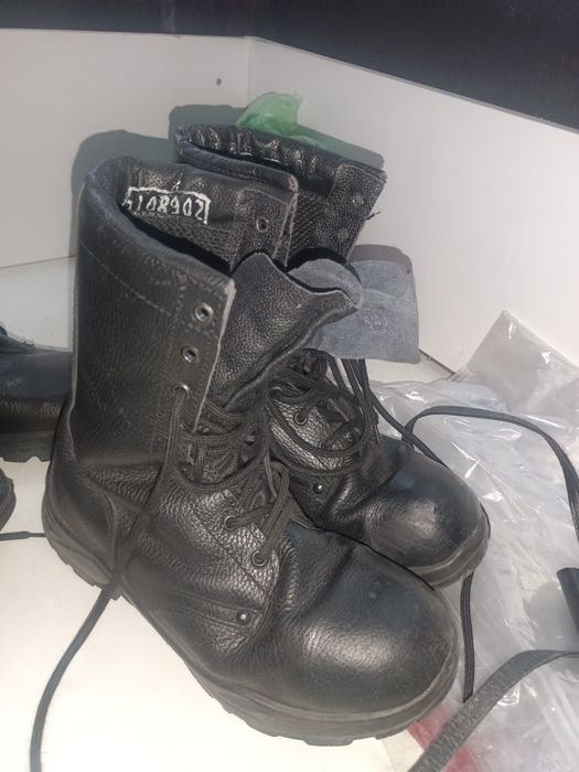 Продам берцы , новая 41 размера, и б.у. 41