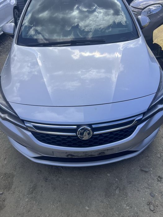Aripă stânga față Opel Astra K 2016