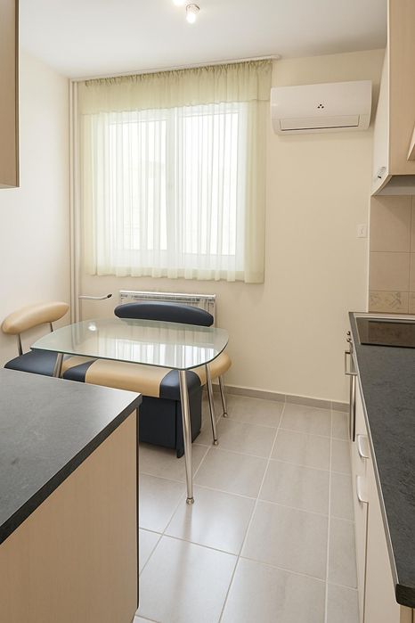 Дава се под наем Четиристаен апартамент в Пловдив, Тракия - 97 кв.м за 612 € - Снимка #1