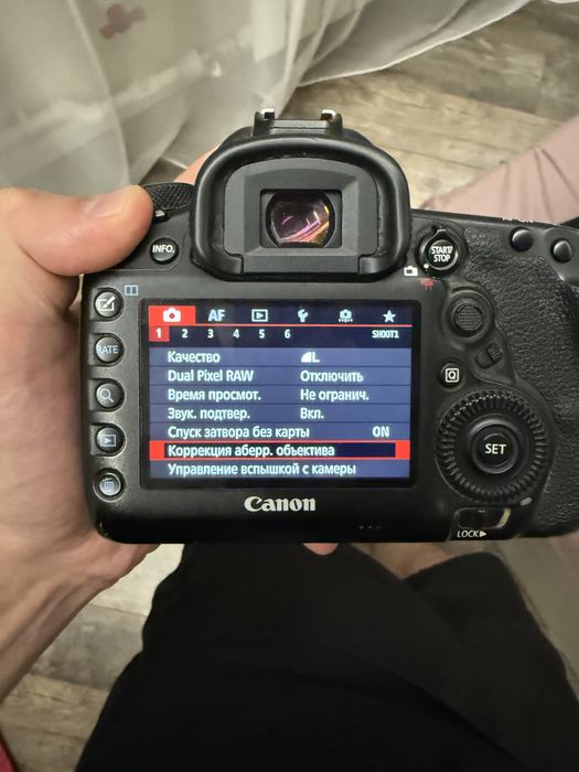 Продам Canon EOS 5D Mark IV + Godox V850 II + 3 АКБ