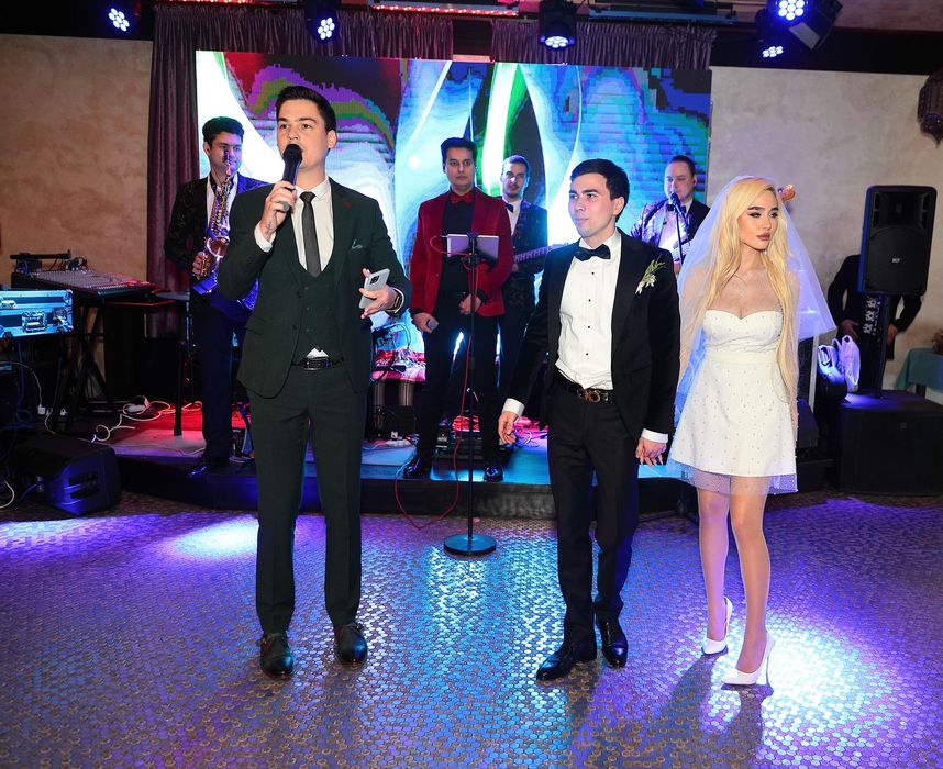 Ведущий на Ваш праздник!