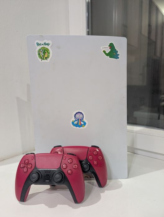 PS5 (Digital Edition) + Топ Игры + 2 геймп.