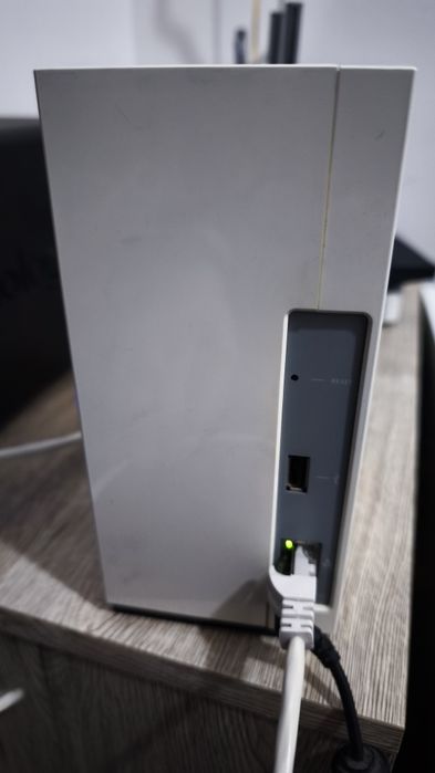 NAS Qnap TS-228 + HDD Seagate 2TB