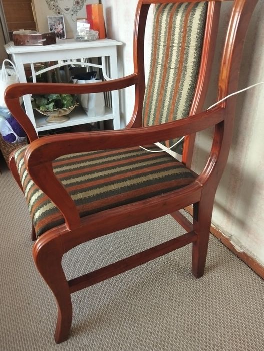 Продам кресло кабинетное