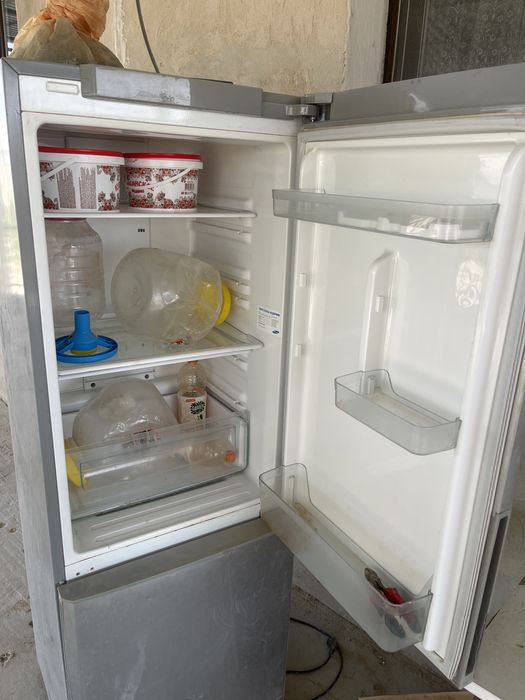 Холодельник самсунг