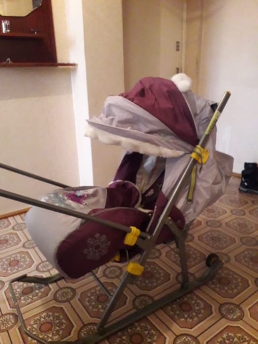 Продам санки коляску