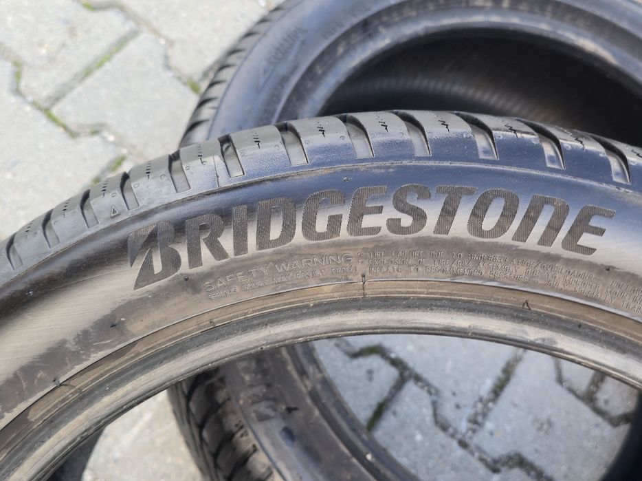 245 45 19 Bridgestone