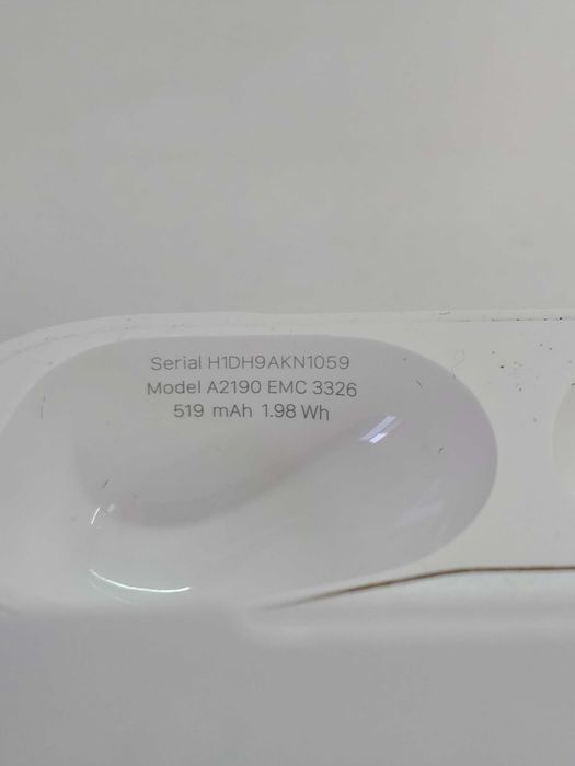 Оригинални Apple AirPods 2 Pro Lightning