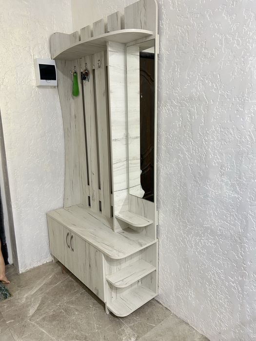 Прихожка светлая