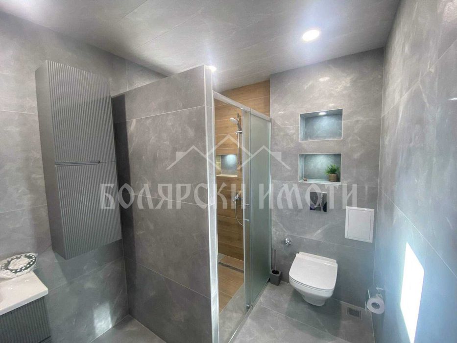 Продава се Тристаен апартамент в Велико Търново, Зона Б - 130 кв.м за 1616 €/кв.м - Снимка #9