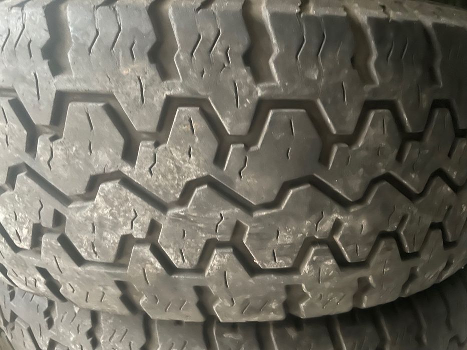 продавам гуми за  265/70R17