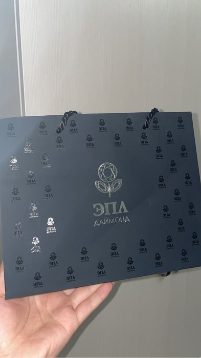 Колье золотое с бриллиантами