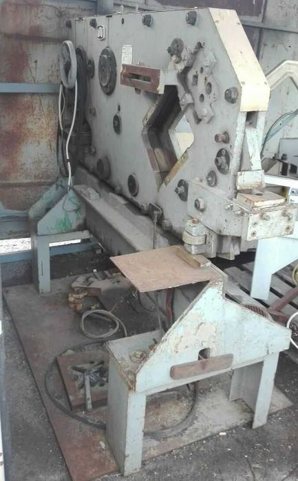 Ексцентър преси 25,63,100 работещи и на части;пресножици;радиално-пробивни машини;абкант;чук 250;тръбоогъваща машина;хидравлични преси;мостови кранове