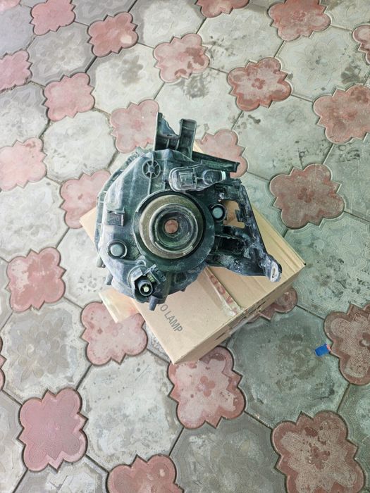 Передний правый фар Ниссан Жук