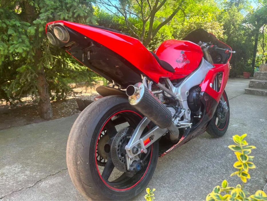 Продавам yamaha r1