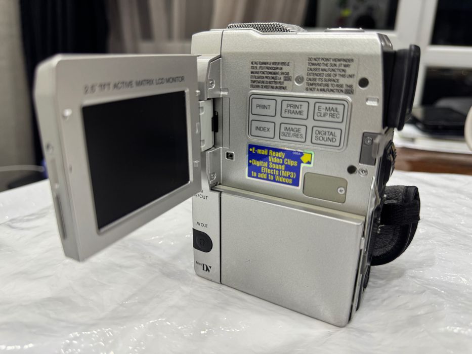 Продаю видеокамеру JVC Japan original