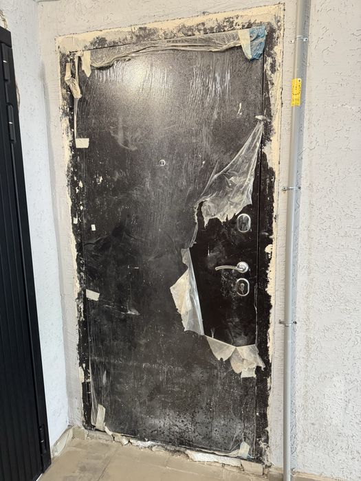 Входная металлическая дверь