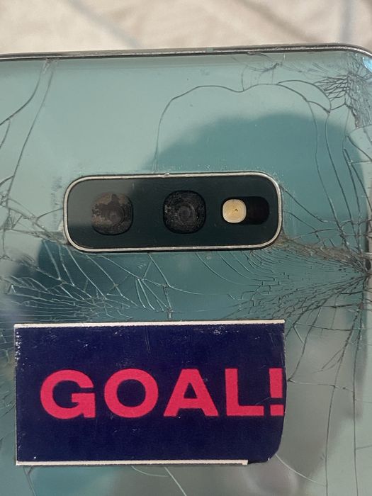 Продам Samsung s10e