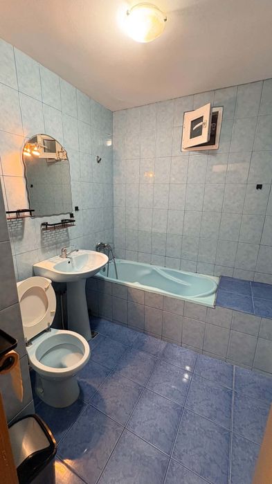 Vand apartament ,  zona garii 60mp