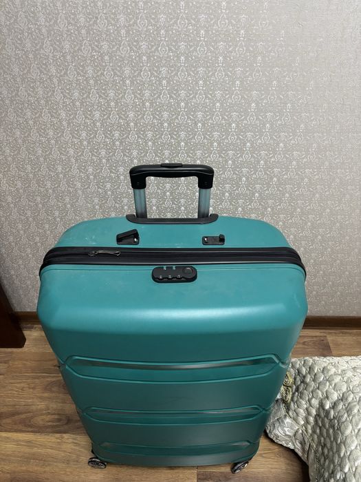 Чемодан сатылады