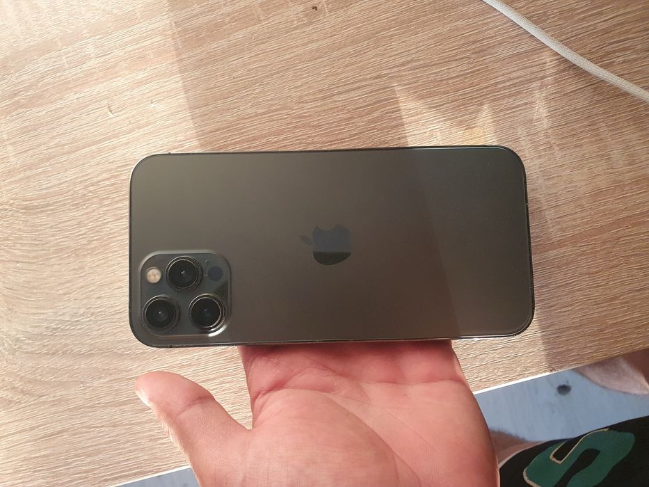 Iphone 12 pro max: 2 750 000 so’m