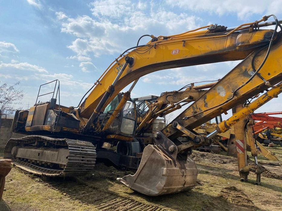 Dezmembrez excavator JCB JS 330 - piese de schimb JCB