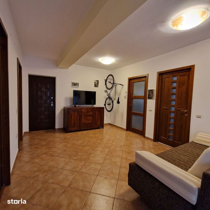 Apartament 2 camere, parcare, et intermediar, Floresti str Stejarului