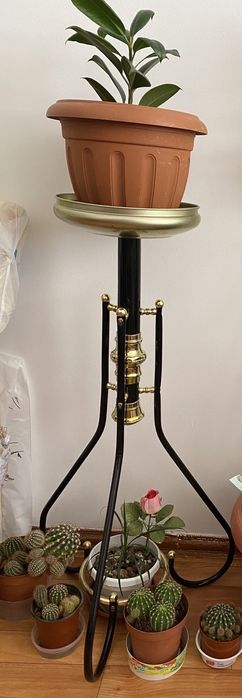 Подставка под цветы